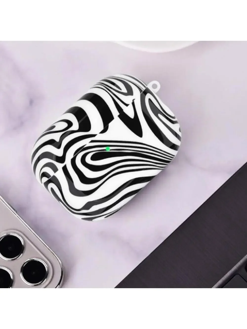 Apple AirPods Pro Case 1 & 2 / Zebra Print Cover